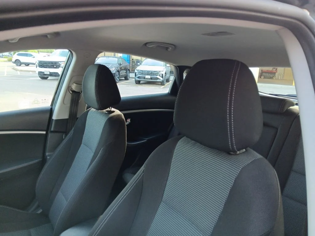 Used 2017 Black Noir Pearl Hyundai Base image 41