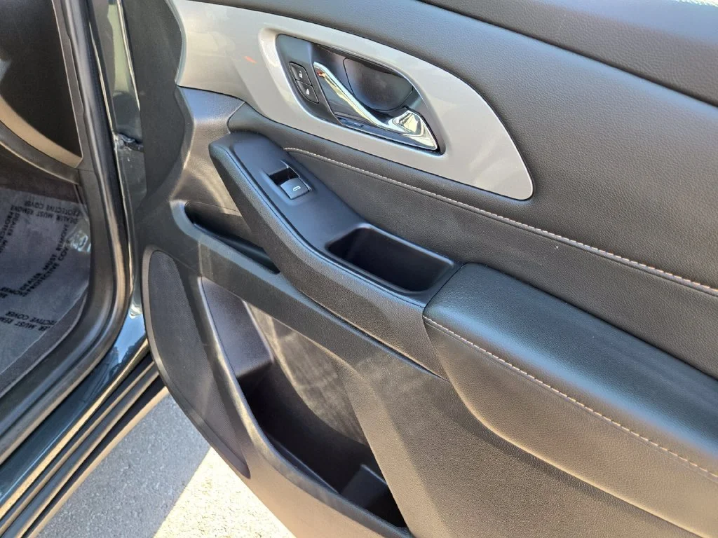 Used 2020 Gray Chevrolet LT image 21