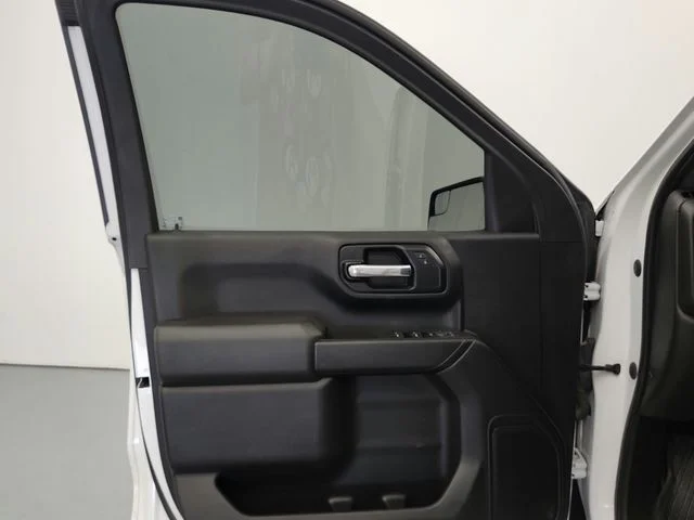 Used 2021 White GMC Base image 24