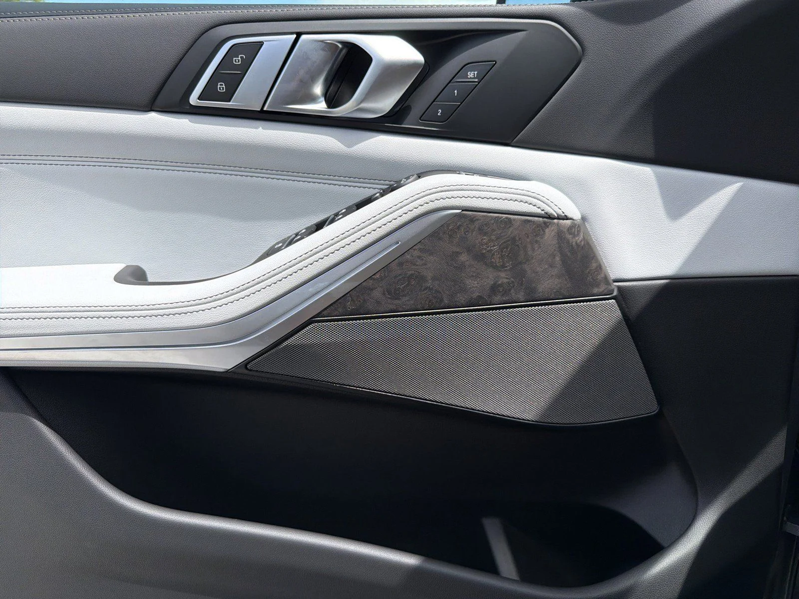 New 2026 Skyscraper Grey Metallic BMW xDrive40i image 27