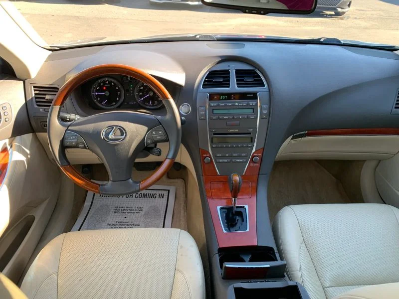 Used 2011 Gold Lexus ES 350 Sedan 4D image 38