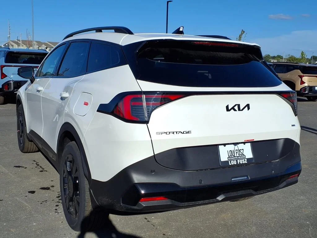 New 2027 Snow White Pearl Kia X-Line image 2