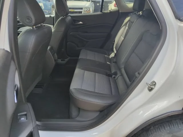Used 2025 Summit White Chevrolet LT image 32