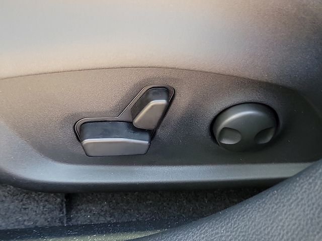 New 2026 Fathom Blue Pearl Coat Jeep Latitude image 13