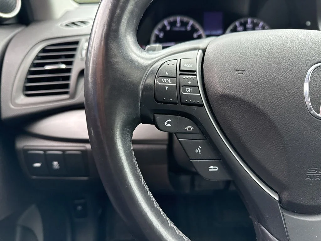 Used 2018 Crystal Black Pearl Acura Base image 11