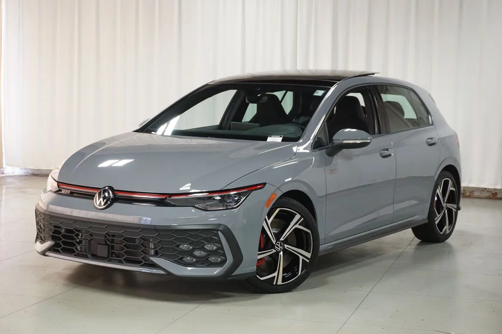 Certified Used 2025 Moonstone Gray Volkswagen 2.0T SE image 13