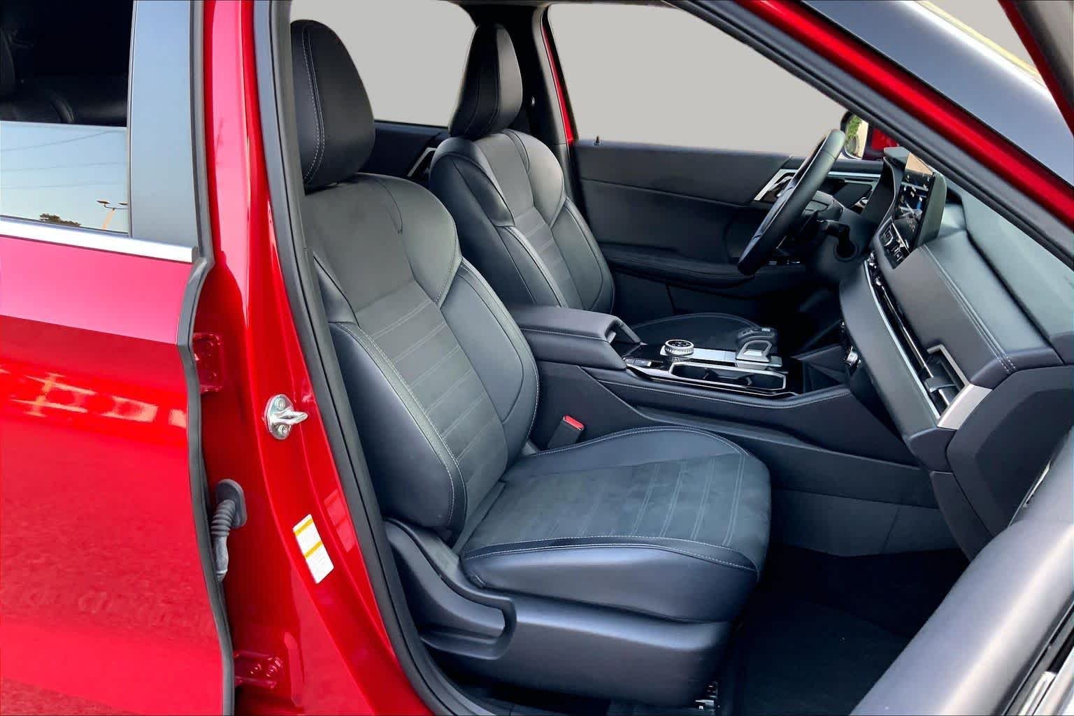 Used 2025 Red Diamond Mitsubishi SE image 8