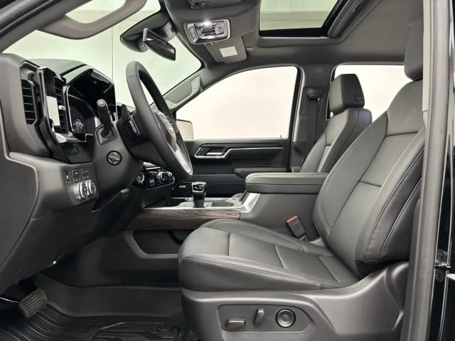 2026 GMC Sierra 1500 SLT - Photo 18