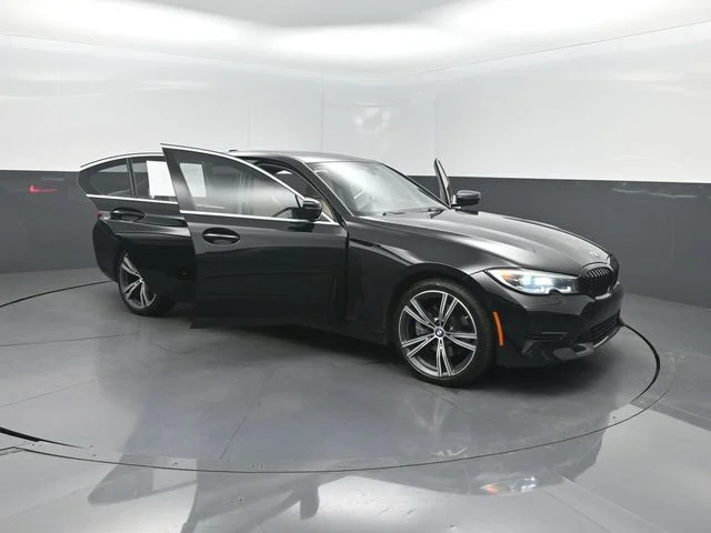Used 2022 Black BMW 330i image 32