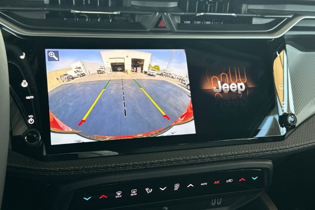 New 2026 Red Hot Pearl-Coat Exterior Paint Jeep Limited image 18