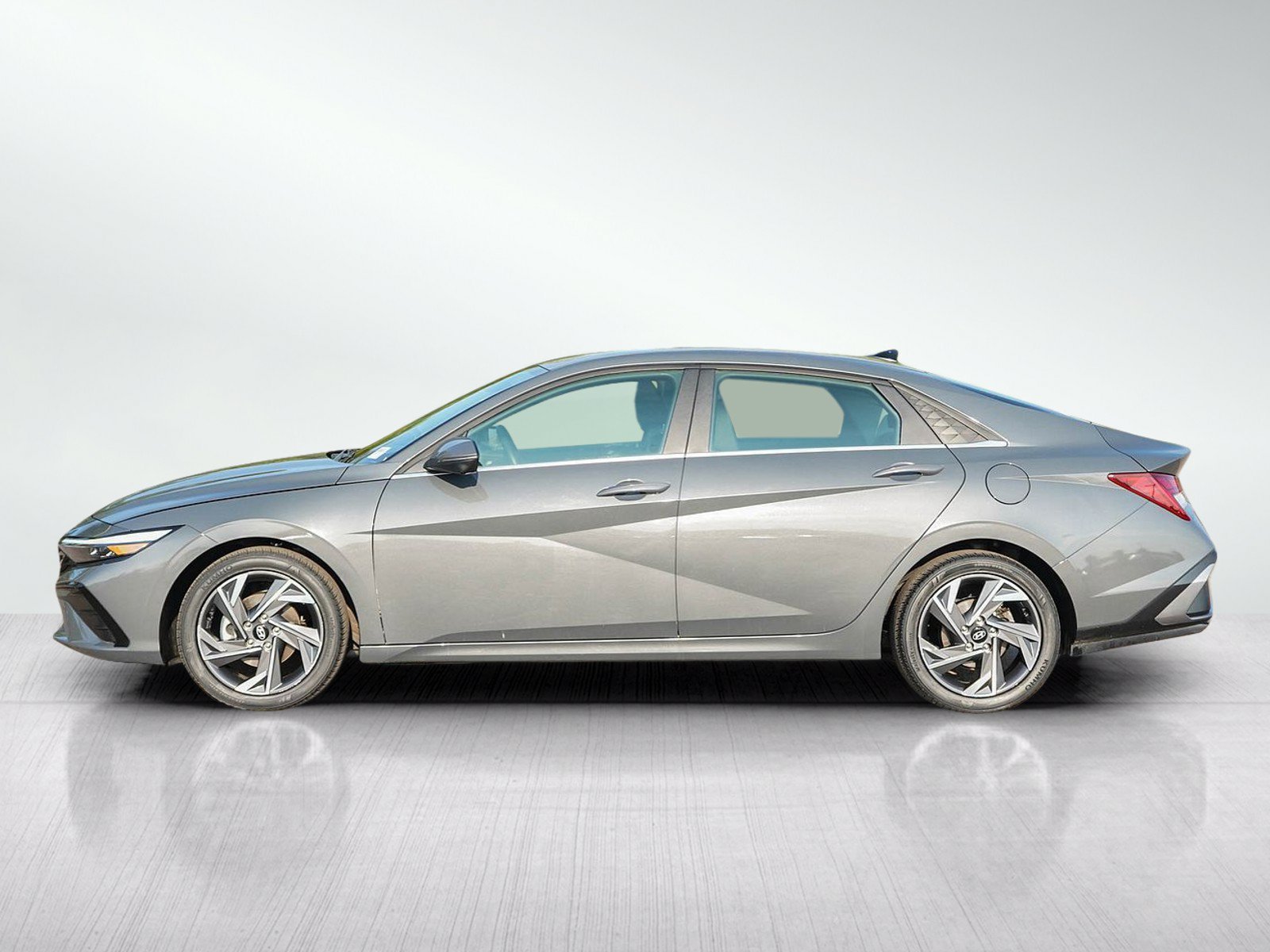 Used 2024 Hyundai Elantra Limited with VIN KMHLP4DG7RU803588 for sale in Minneapolis, Minnesota