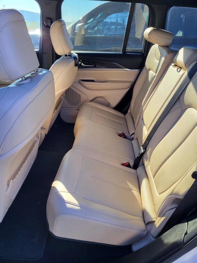 Used 2023 White Jeep Limited image 4