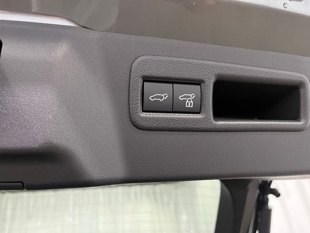 2026 Toyota C-HR SE - Photo 14