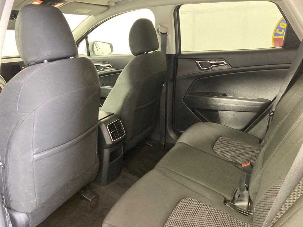2025 Kia Sportage LX - Photo 15