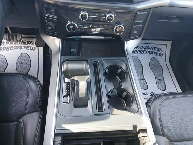 Used 2021  Ford Platinum image 17