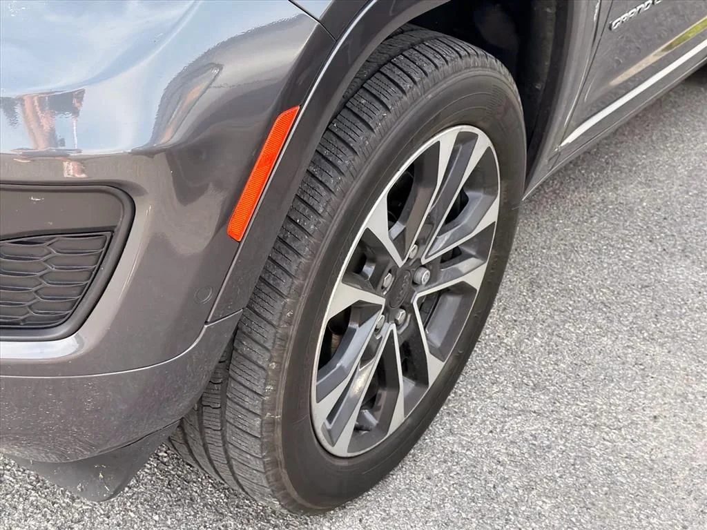 Used 2021 Gray Jeep Overland image 6