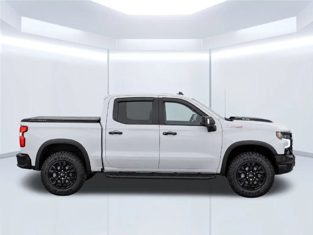 New 2026 White Chevrolet ZR2 image 10
