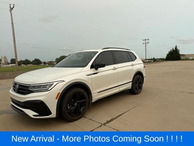 Used 2023 White Volkswagen 2.0T SE R-Line Black image 1