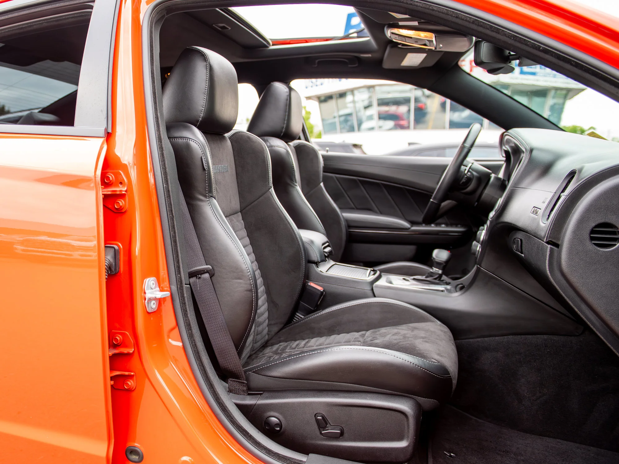 Used 2023 go mango Dodge Scat Pack 392* | 6.4L HEMI V8 | 485 HP | Brembo Brakes | Sunroof | image 22