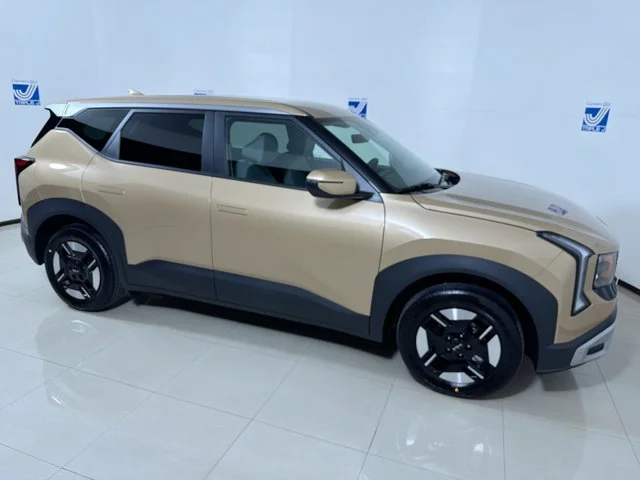 New 2027 TERRAIN BROWN Kia LX image 7