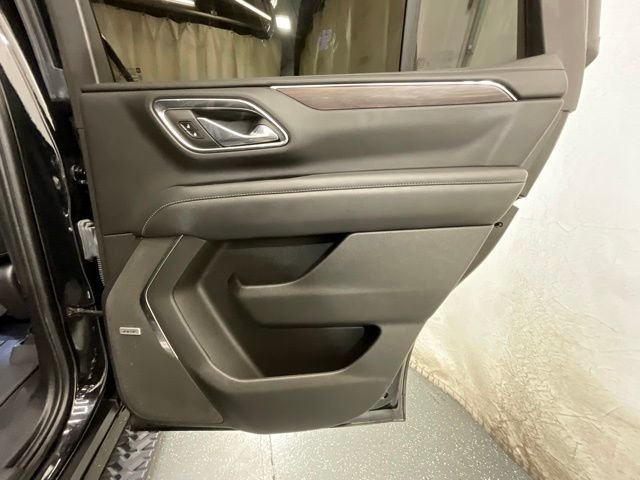 Used 2023 Black Chevrolet Z71 image 24