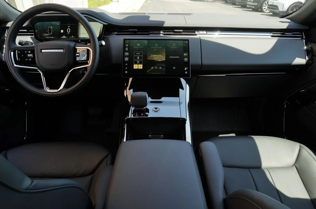 New 2026 Fuji White Land Rover SE image 10