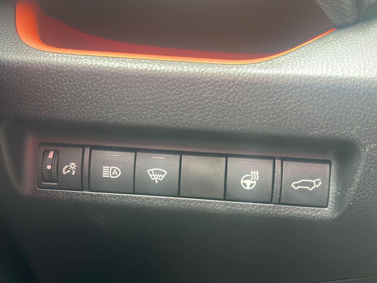 Used 2019 Midnight Black Metallic Toyota Adventure image 6