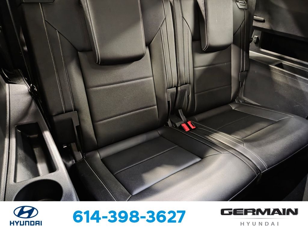 Used 2023 White Volkswagen 3.6L V6 SE w/Technology image 19