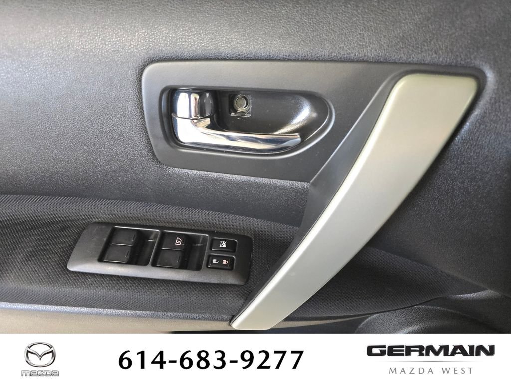 Used 2011 Gray Nissan S image 27