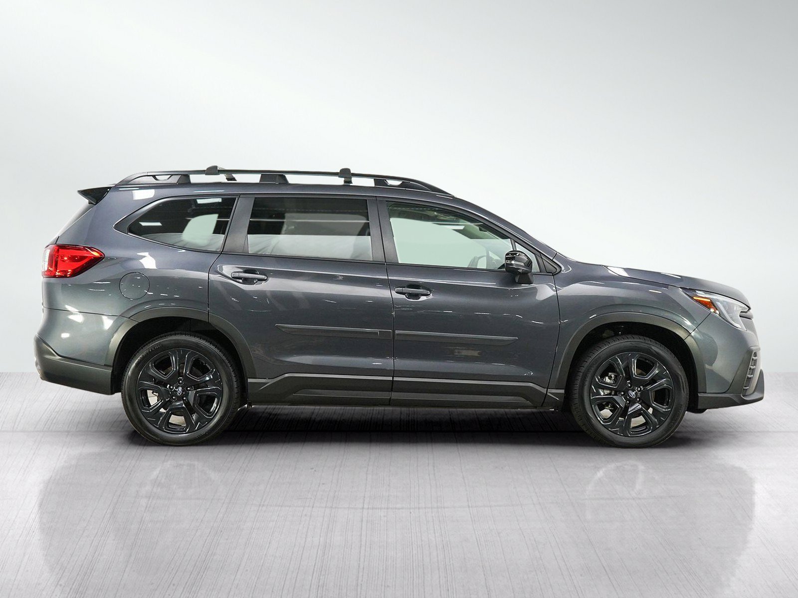Used 2023 Magnetite Gray Metallic Subaru Onyx Edition Limited 7-Passenger image 6