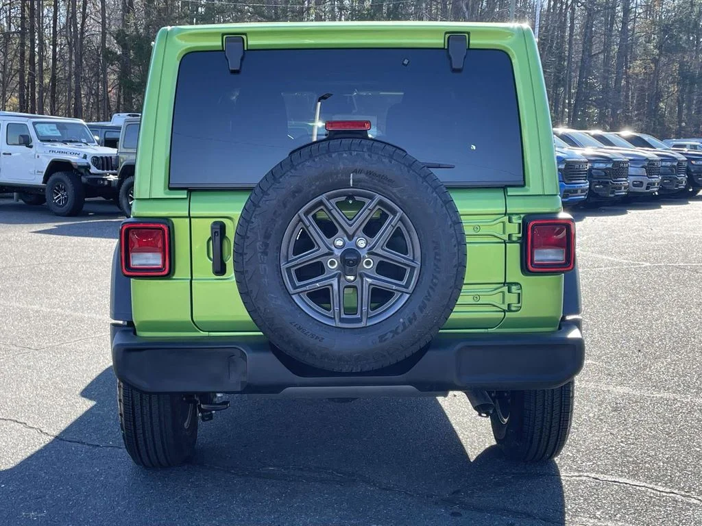 New 2026 Mojito Clear-Coat Exterior Paint Jeep Sport S image 7