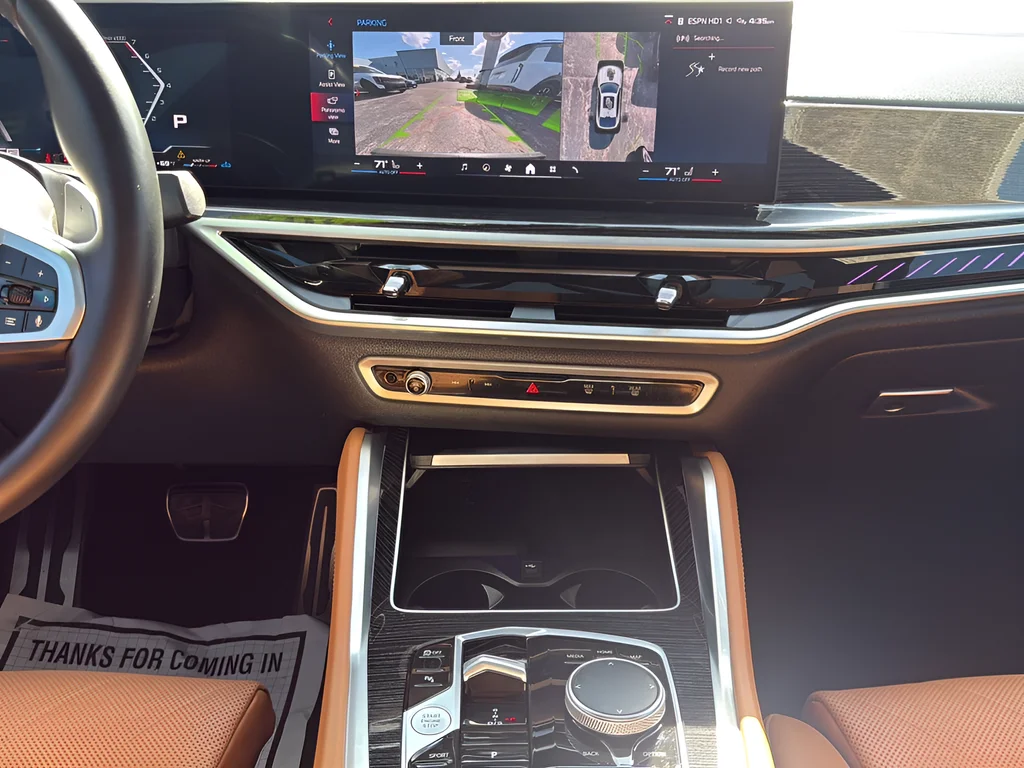 Used 2024 White BMW M60i image 18