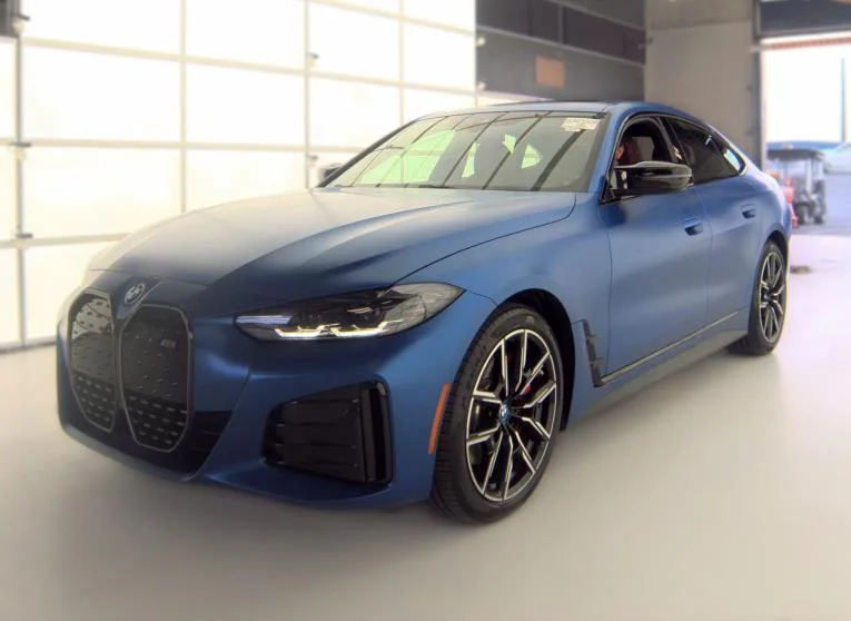Used 2023 Frozen Portimao Blue Metallic BMW M50 image 3