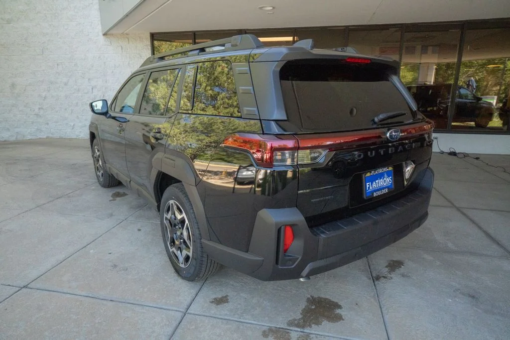 New 2026 CRYSTAL BLACK SILICA Subaru Touring image 5