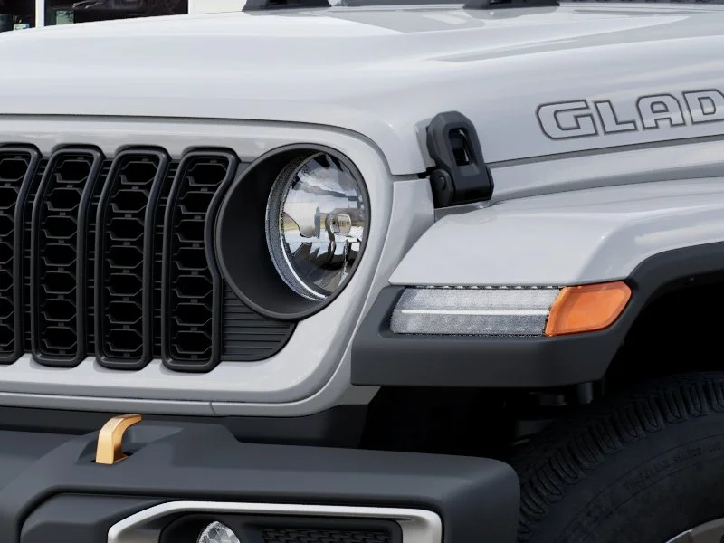 New 2026 Bright White Clear-Coat Exterior Paint Jeep 85th Anniversary Edition image 43
