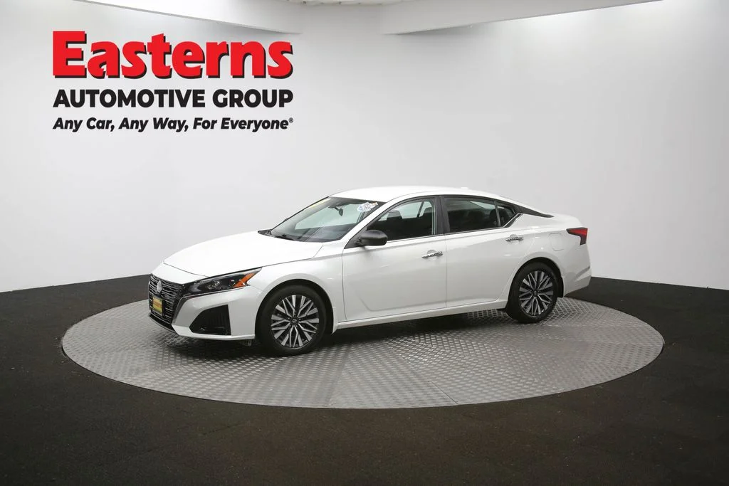 Used 2024 White Nissan 2.5 SV image 56