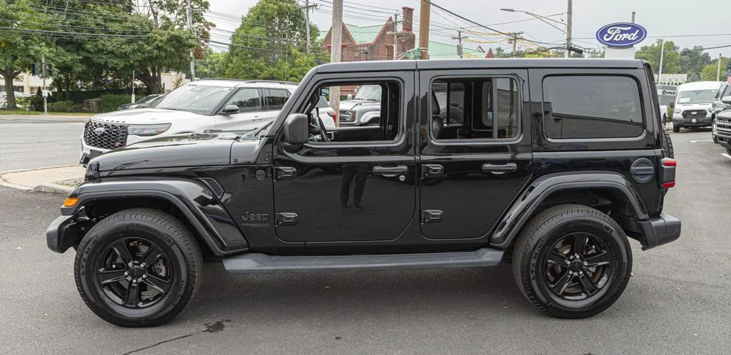Used 2020 Black Jeep Unlimited Sahara Altitude image 3