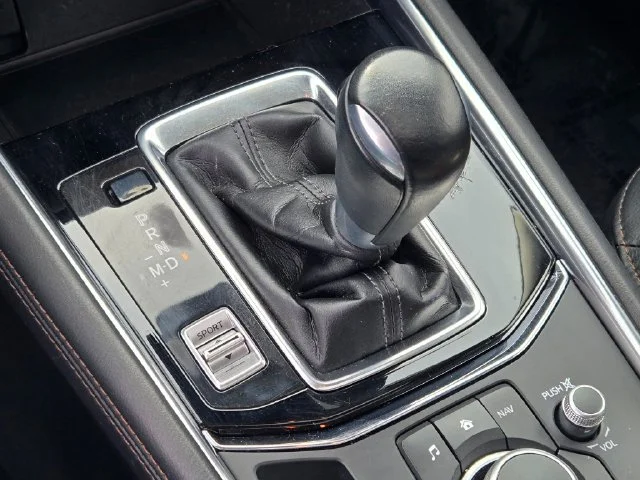 Used 2020 White Mazda Grand Touring image 27
