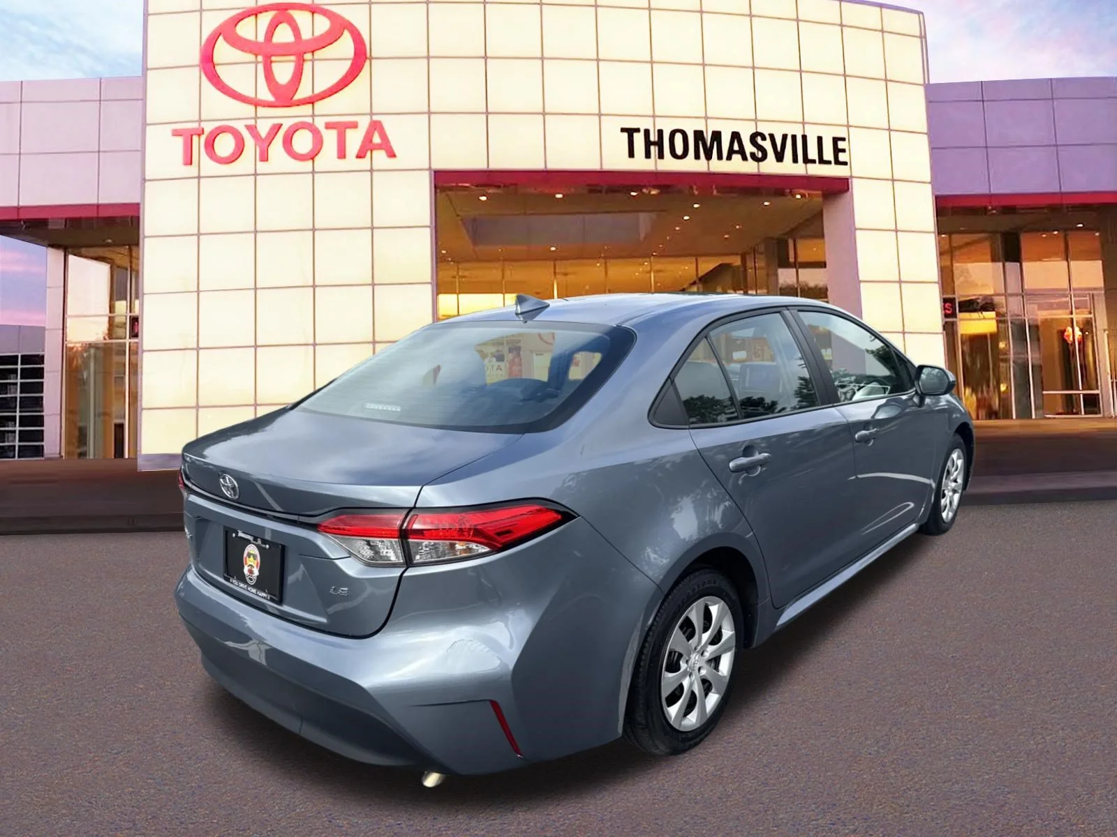 Used 2025  Toyota  image 5