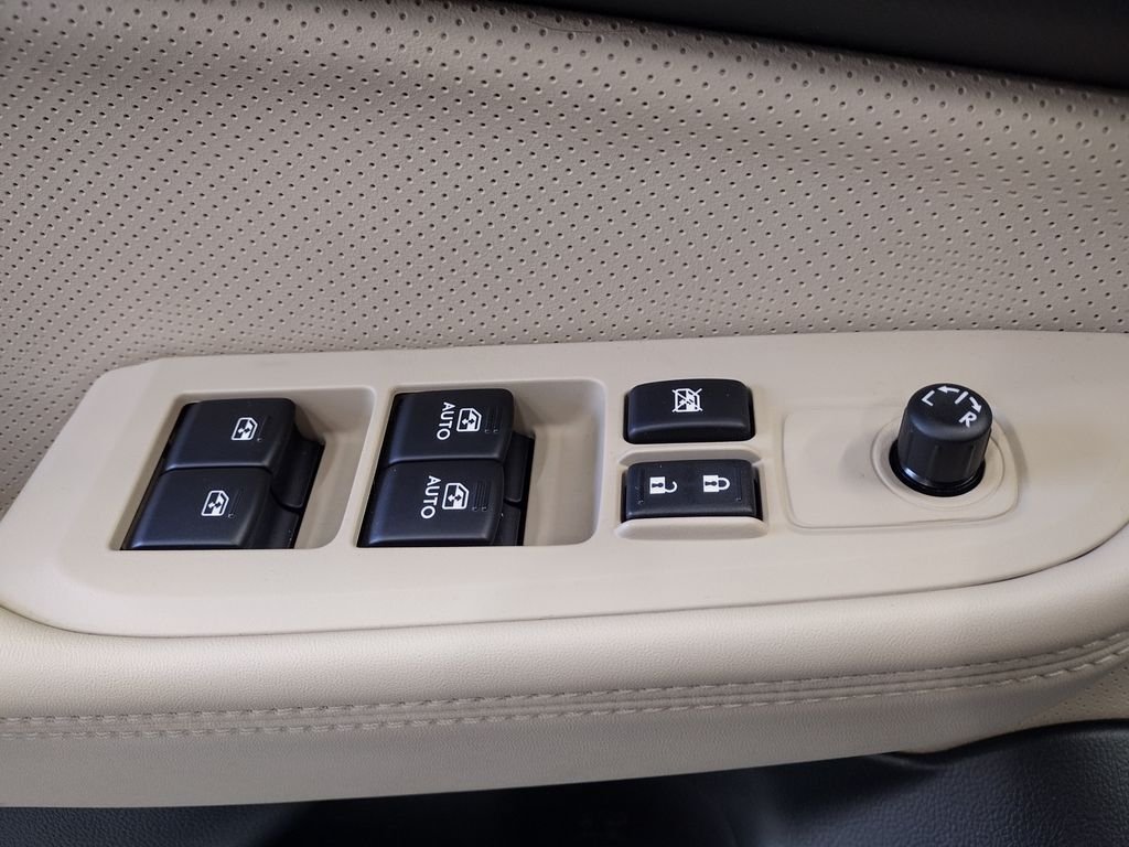 Used 2017 White Subaru 3.6R image 21