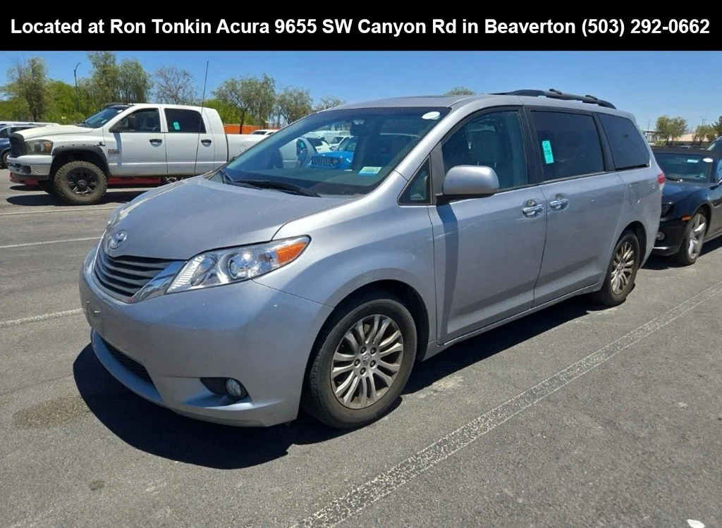 Used 2013 Silver Sky Metallic Toyota XLE image 3