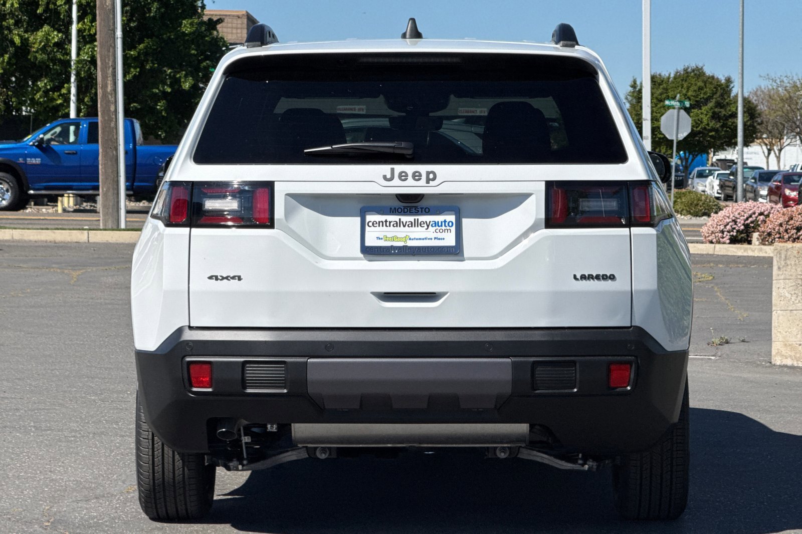 2026 Jeep Cherokee Laredo