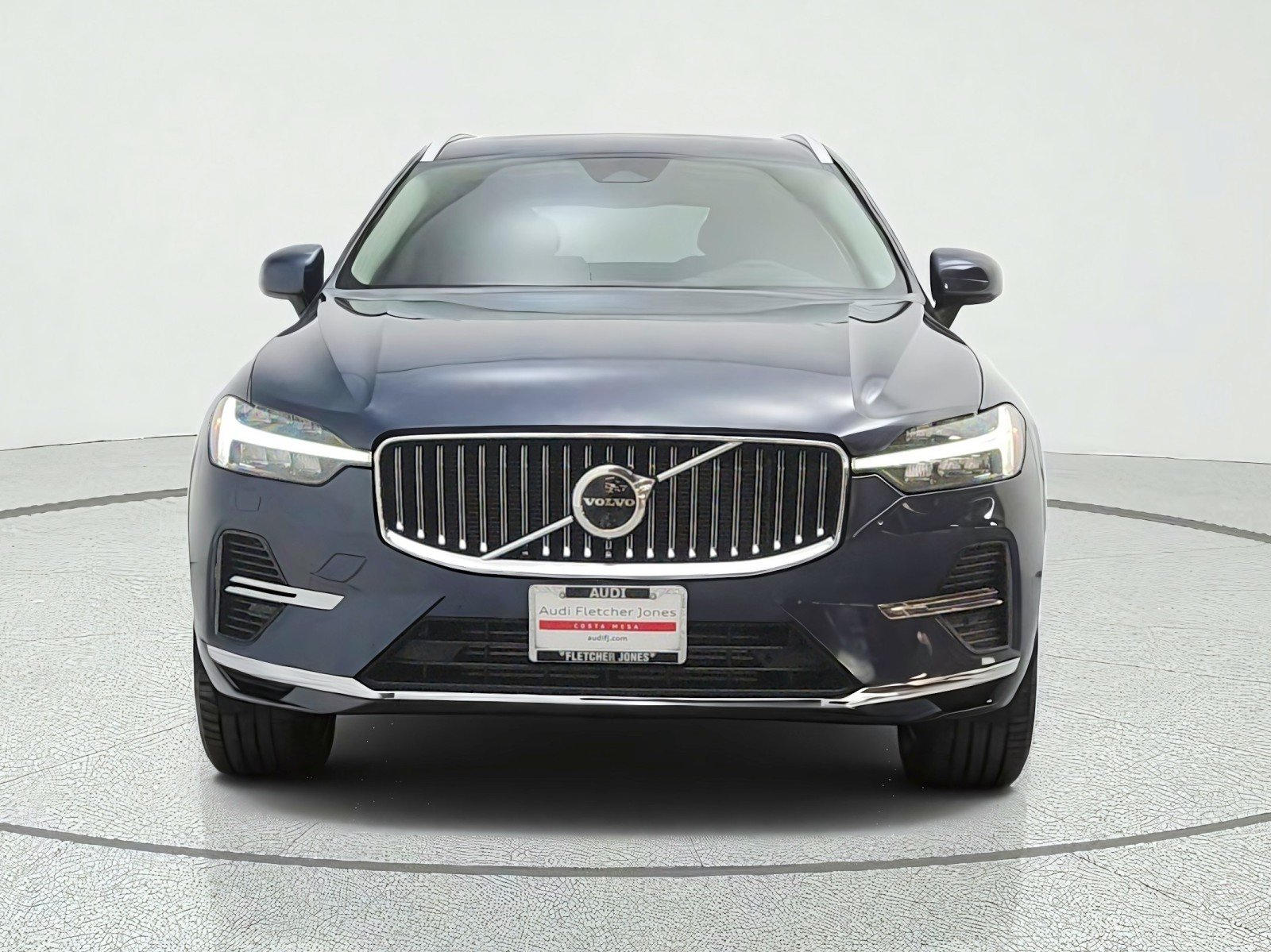 Used 2022 Denim Blue Metallic Volvo T8 eAWD PHEV Inscription Expression Extended Range image 2