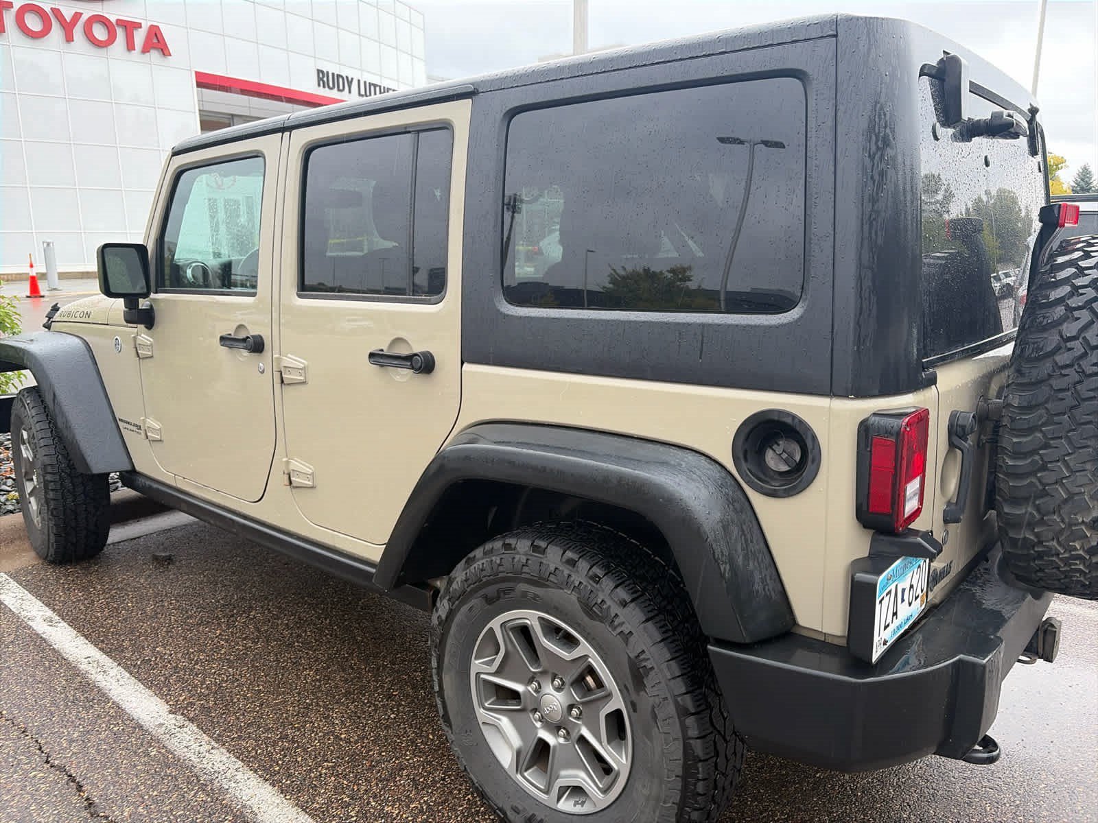 Used 2018 Gobi Clearcoat Jeep Rubicon image 4