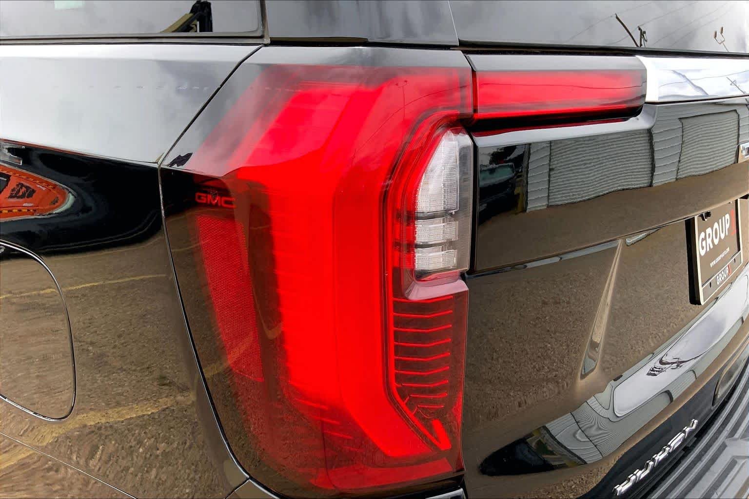 Used 2025 Onyx Black GMC Denali image 29