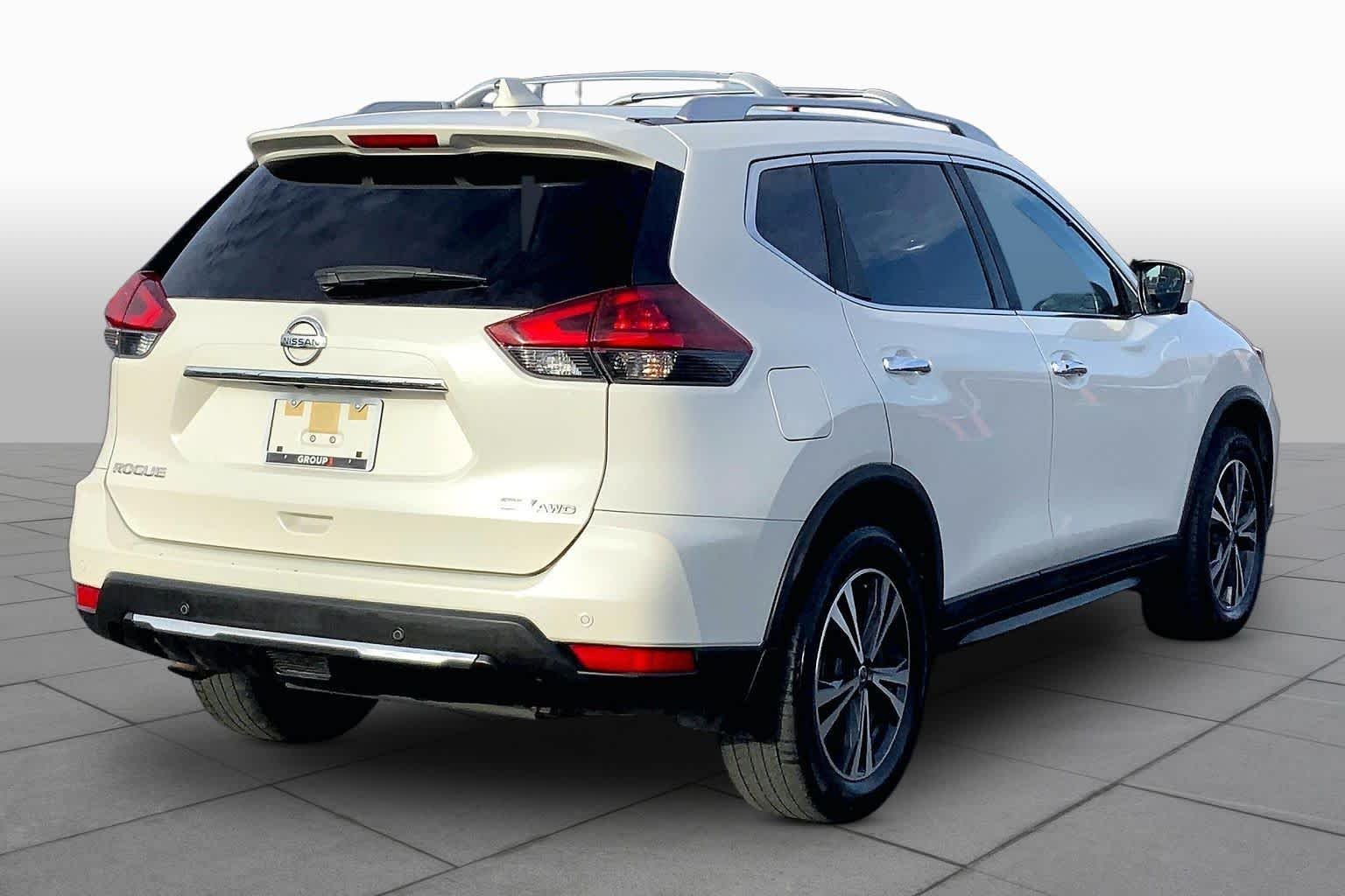 Used 2020 Pearl White Tricoat Nissan SV image 13