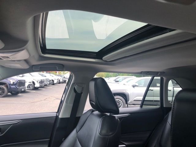 Used 2022 Blue Toyota XLE Premium image 37