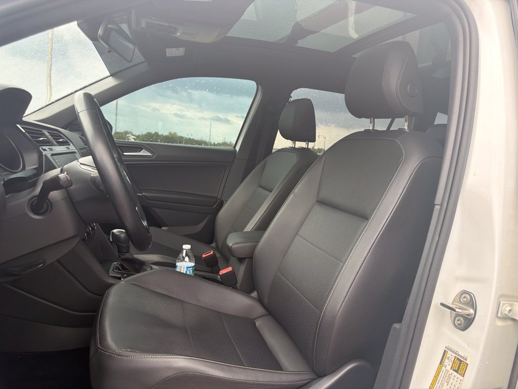 Used 2020  Volkswagen 2.0T SE R-Line Black image 11