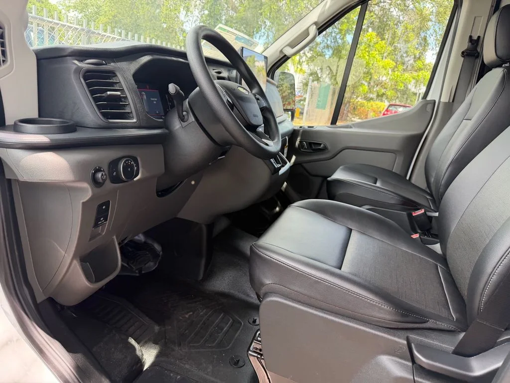 New 2026 Oxford White Ford Cargo Van image 6