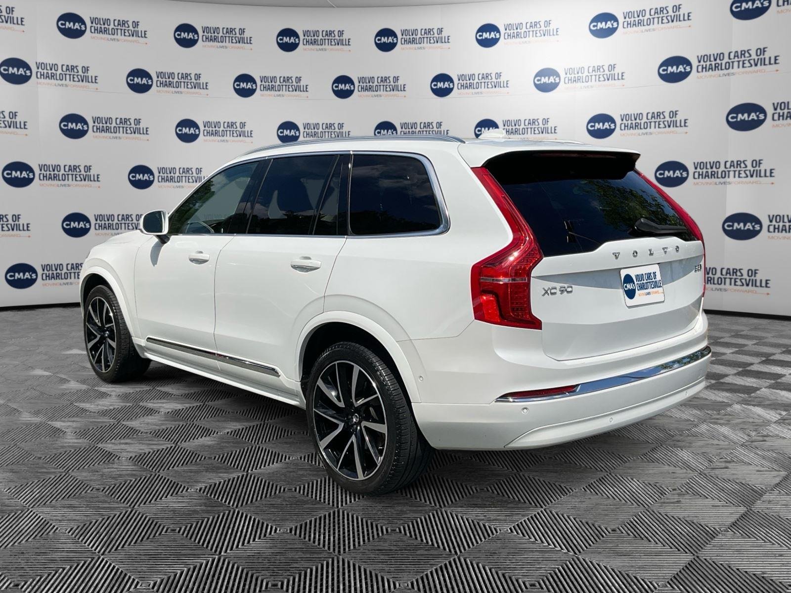 Used 2023 Crystal White Metallic Volvo Plus image 3
